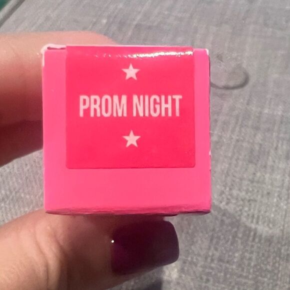 NIB Jeffree Star Velour Liquid Lipstick in prom night - Picture 3 of 6